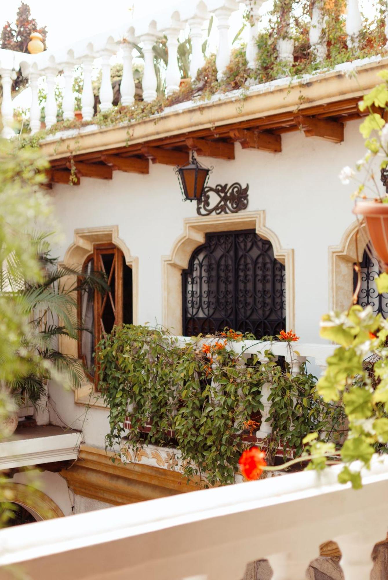 Hotel Gran Plaza Euromaya Antigua Exterior photo