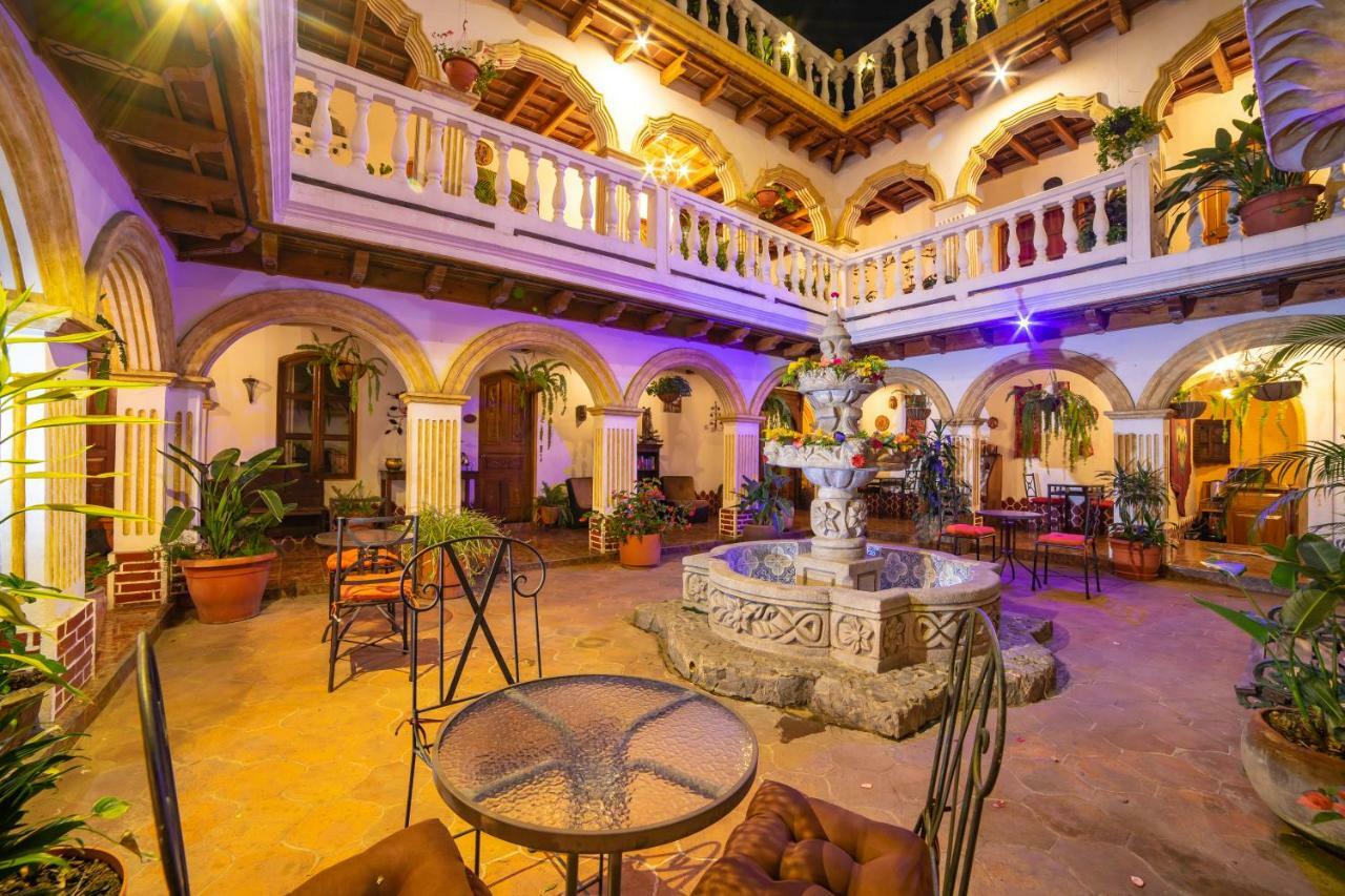 Hotel Gran Plaza Euromaya Antigua Exterior photo